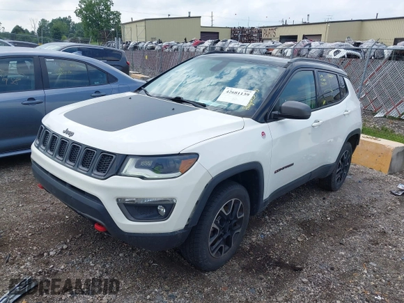 2019 Jeep Compass Trailhawk z VIN 3C4NJDDB3KT760631, wystawiony jako IAAI lot #42681139 z przebiegiem 71 128 mil mil oraz . Historia ofert i sprzedaży dostępna na DreamBid. Obrazek 17.