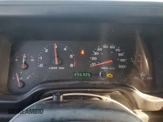 2003 Jeep Wrangler X z VIN 1J4FA39S33P320254, wystawiony jako Copart lot #52392525 z przebiegiem 206 325 mil mil oraz Szkoda całkowita • Salvage title. Historia ofert i sprzedaży dostępna na DreamBid. Obrazek 9.
