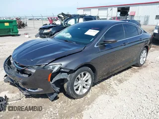 2015 Chrysler 200 Limited z VIN 1C3CCCAB0FN653658, wystawiony jako IAAI lot #42077091 z przebiegiem 151 691 mil mil oraz . Historia ofert i sprzedaży dostępna na DreamBid. Obrazek 18.