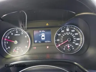 2021 Kia Forte LXS z VIN 3KPF24ADXME348303, wystawiony jako IAAI lot #42082884 z przebiegiem 102 754 mil mil oraz . Historia ofert i sprzedaży dostępna na DreamBid. Obrazek 7.
