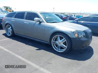 2005 Dodge Magnum SE z VIN 2D4FV48V95H123675, wystawiony jako IAAI lot #42303195 z przebiegiem Nie podano mil oraz . Historia ofert i sprzedaży dostępna na DreamBid. Obrazek 1.