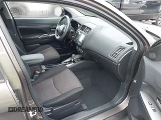 2019 Mitsubishi Outlander ES z VIN JA4AR3AU8KU032942, wystawiony jako IAAI lot #41018878 z przebiegiem 102 263 mil mil oraz . Historia ofert i sprzedaży dostępna na DreamBid. Obrazek 5.