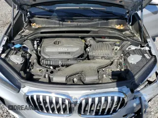 2021 BMW X1 sDrive28i z VIN WBXJG7C06M5U15436, wystawiony jako Copart lot #52382635 z przebiegiem 57 917 mil mil oraz Szkody całkowita. Historia ofert i sprzedaży dostępna na DreamBid. Obrazek 13.