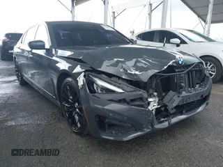 2021 BMW 7 Series 740i z VIN WBA7T2C03MCF52741, wystawiony jako IAAI lot #41527846 z przebiegiem 41 448 mil mil oraz . Historia ofert i sprzedaży dostępna na DreamBid. Obrazek 1.