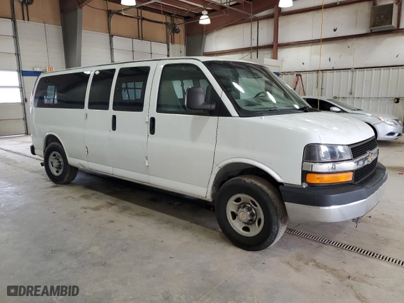 2009 Chevrolet Express Passenger with VIN 1GAHG39K091164479, listed as a Copart auction lot 51215085 with 155,435 mi miles and Salvage Title. Bid and sale history available at carsss.com. Image 4.
