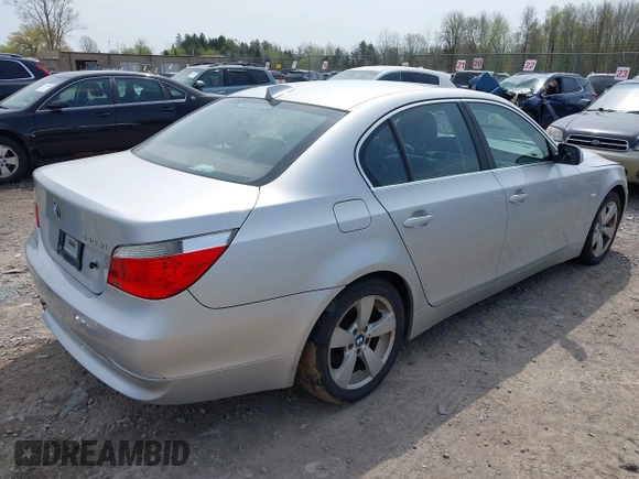 2007 BMW 5 Series 530xi with VIN WBANF73557CU22632, listed as a IAAI auction lot 42146692 with 136,547 mi miles and . Bid and sale history available at carsss.com. Image 4.