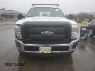 2014 Ford F-250 XL with VIN 1FT7W2A6XEEA57568, listed as a Copart auction lot 44925355 with 184,005 mi miles and Salvage title. Bid and sale history available at DreamBid. Image 5.
