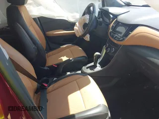 2017 Chevrolet Trax LT z VIN 3GNCJPSB2HL232848, wystawiony jako IAAI lot #42181512 z przebiegiem 28 597 mil mil oraz . Historia ofert i sprzedaży dostępna na DreamBid. Obrazek 5.