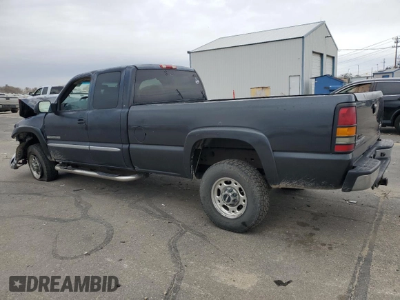 2005 GMC Sierra 2500HD SLT with VIN 1GTHK29U05E307645, listed as a Copart auction lot 80295834 with 151,225 mi miles and Salvage title. Bid and sale history available at DreamBid. Image 2.