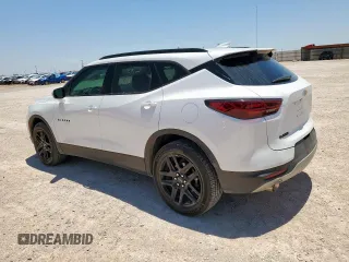 2024 Chevrolet Blazer LT with VIN 3GNKBDR44RS186042, listed as a Copart auction lot 60881675 with 28,457 mi miles and Clean title. Bid and sale history available at DreamBid. Image 2.