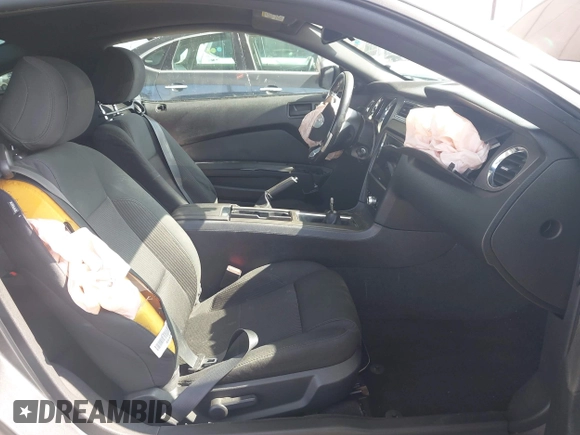 2013 Ford Mustang V6 с VIN 1ZVBP8AM2D5255551, выставлен на аукционе IAAI как лот 42587289 с пробегом 118 606 миль миль и . История ставок и продаж доступна на DreamBid. Изображение 5.