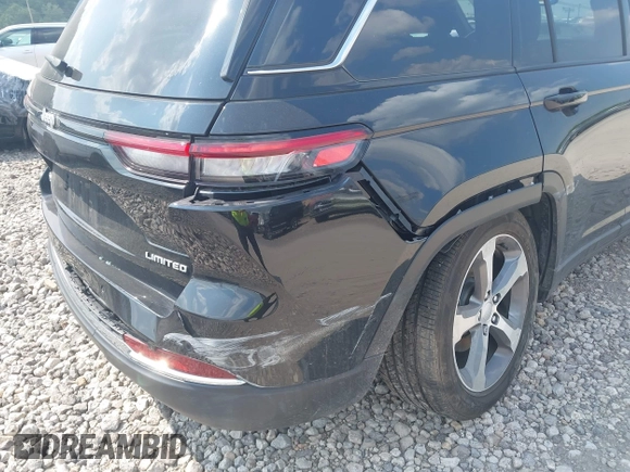 2024 Jeep Grand Cherokee Limited z VIN 1C4RJHBG9RC162492, wystawiony jako IAAI lot #42424937 z przebiegiem 5 939 mil mil oraz . Historia ofert i sprzedaży dostępna na DreamBid. Obrazek 18.