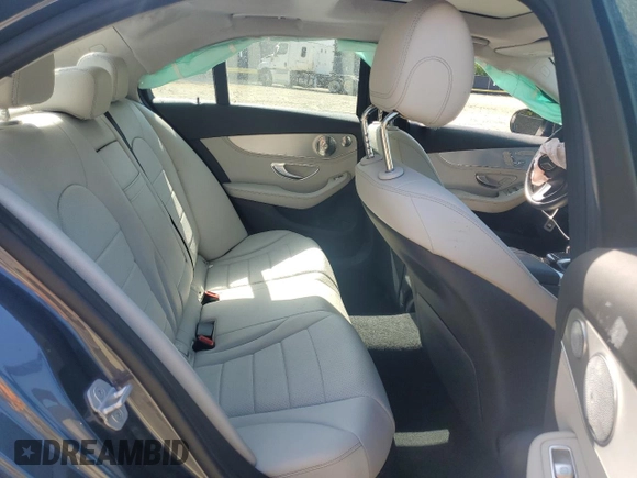 2015 Mercedes-Benz C 300 z VIN 55SWF4JB4FU081058, wystawiony jako Copart lot #55364875 z przebiegiem 108 323 mil mil oraz Szkoda całkowita • Salvage title. Historia ofert i sprzedaży dostępna na DreamBid. Obrazek 10.