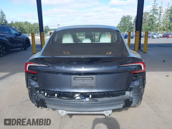 2025 Tesla Model 3 Long Range z VIN 5YJ3E1EA6SF990792, wystawiony jako IAAI lot #42713456 z przebiegiem 1 038 mil mil oraz . Historia ofert i sprzedaży dostępna na DreamBid. Obrazek 17.