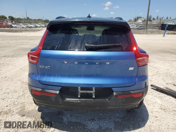2021 Volvo XC40 z VIN YV4ED3UR2M2558167, wystawiony jako Copart lot #55854265 z przebiegiem 39 601 mil mil oraz Czysty tytuł • Clean title. Historia ofert i sprzedaży dostępna na DreamBid. Obrazek 6.