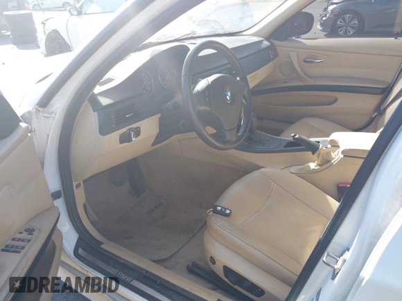2011 BMW 3 Series 328i xDrive z VIN WBAPK5C57BA654470, wystawiony jako IAAI lot #42361357 z przebiegiem 124 205 mil mil oraz . Historia ofert i sprzedaży dostępna na DreamBid. Obrazek 5.