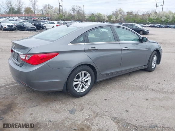 2013 Hyundai Sonata GLS with VIN 5NPEB4AC1DH577614, listed as a IAAI auction lot 42010925 with 95,518 mi miles. Bid and sale history available at carsss.com. Image 4.