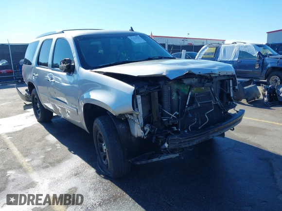 2011 GMC Yukon Denali with VIN 1GKS2EEF8BR346281, listed as a IAAI auction lot 41224127 with 264,311 mi miles. Bid and sale history available at carsss.com. Image 6.