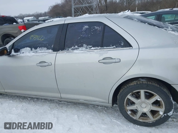 2005 Cadillac STS with VIN 1G6DW677950139768, listed as a IAAI auction lot 41249405 with 253,992 mi miles. Bid and sale history available at carsss.com. Image 15.