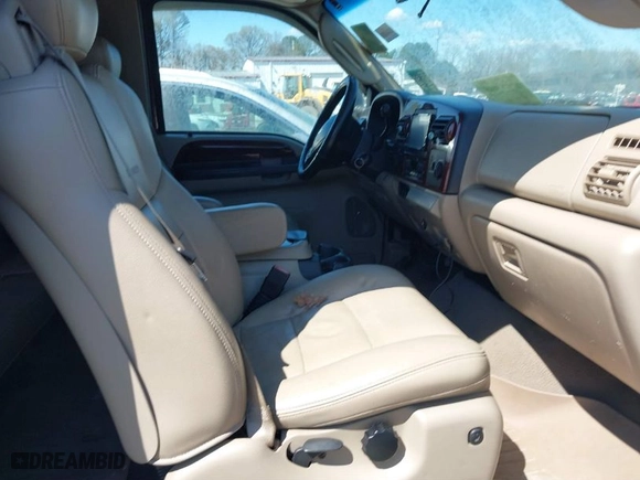 2006 Ford Super Duty F-250 XL with VIN 1FTSX21P06ED33807, listed as a IAAI auction lot 41824991 with 179,423 mi miles. Bid and sale history available at carsss.com. Image 5.