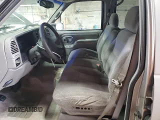 1998 GMC Yukon with VIN 1GKEC13R9WJ715363, listed as a Copart auction lot 81483814 with 186,437 mi miles and Salvage Title. Bid and sale history available at carsss.com. Image 7.