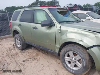 2008 Ford Escape Hybrid with VIN 1FMCU49HX8KE28560, listed as a IAAI auction lot 42103775 with 1 mi miles. Bid and sale history available at carsss.com. Image 14.