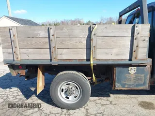 2004 Ford F-350 XL with VIN 1FTSF31L84EB90477, listed as a IAAI auction lot 41894632 with 212,107 mi miles and . Bid and sale history available at DreamBid. Image 12.