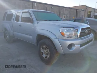 2006 Toyota Tacoma with VIN 5TEUX42N36Z198207, listed as a IAAI auction lot 41893976 with 215,738 mi miles. Bid and sale history available at carsss.com. Image 1.