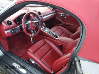 2018 Porsche 718 Boxster z VIN WP0CA2A86JS210697, wystawiony jako Copart lot #42892433 z przebiegiem 31 879 mil mil oraz . Historia ofert i sprzedaży dostępna na DreamBid. Obrazek 8.