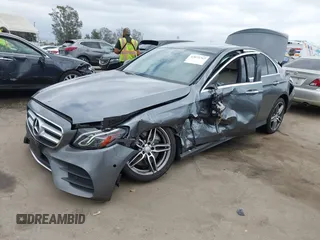 2018 Mercedes-Benz E 300 with VIN WDDZF4JBXJA477047, listed as a IAAI auction lot 42075763 with 62,843 mi miles and . Bid and sale history available at DreamBid. Image 17.