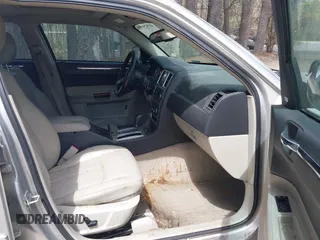 2007 Chrysler 300 C with VIN 2C3KA63H17H896796, listed as a IAAI auction lot 41929716 with 166,803 mi miles. Bid and sale history available at carsss.com. Image 5.