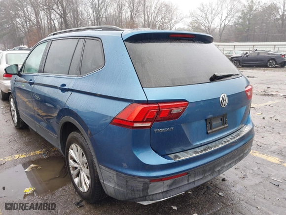 2019 Volkswagen Tiguan S with VIN 3VV1B7AX6KM075919, listed as a IAAI auction lot 41390124 with 42,745 mi miles. Bid and sale history available at carsss.com. Image 3.