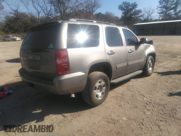 2012 Chevrolet Tahoe LS z VIN 1GNSCAE03CR234476, wystawiony jako IAAI lot #41008154 z przebiegiem 199 550 mil mil oraz . Historia ofert i sprzedaży dostępna na DreamBid. Obrazek 4.