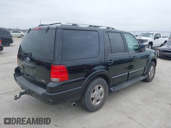 2005 Ford Expedition Limited with VIN 1FMFU19555LB08120, listed as a IAAI auction lot 41600866 with 156,908 mi miles. Bid and sale history available at carsss.com. Image 4.