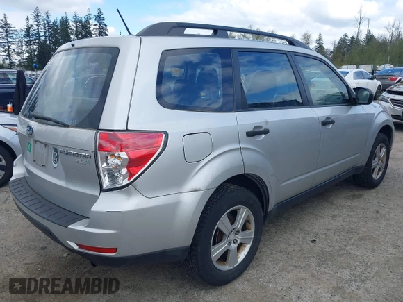2011 Subaru Forester X z VIN JF2SHABC2BH780698, wystawiony jako IAAI lot #42015087 z przebiegiem 68 240 mil mil oraz . Historia ofert i sprzedaży dostępna na DreamBid. Obrazek 4.