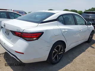 2024 Nissan Sentra SV z VIN 3N1AB8CV7RY219189, wystawiony jako IAAI lot #42240272 z przebiegiem 50 482 mil mil oraz . Historia ofert i sprzedaży dostępna na DreamBid. Obrazek 4.