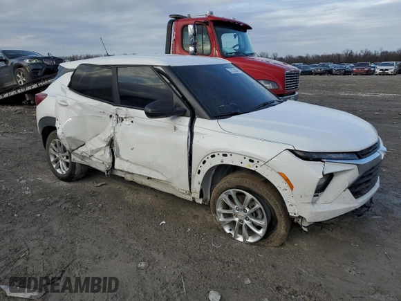 2025 Chevrolet TrailBlazer LS with VIN KL79MMSP4SB044102, listed as a Copart auction lot 45048715 with 26,537 mi miles and Clean Title. Bid and sale history available at DreamBid. Image 4.
