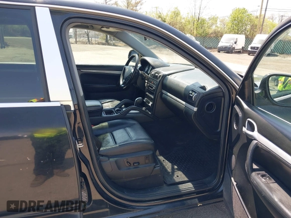 2005 Porsche Cayenne with VIN WP1AA29P25LA24897, listed as a IAAI auction lot 42125202 with 138,263 mi miles. Bid and sale history available at carsss.com. Image 5.