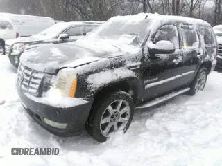 2007 Cadillac Escalade with VIN 1GYFK638X7R200425, listed as a IAAI auction lot 41212224 with 292,416 mi miles. Bid and sale history available at carsss.com. Image 17.