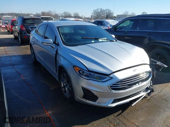 2019 Ford Fusion SEL with VIN 3FA6P0CD5KR270726, listed as a IAAI auction lot 41632088 with 131,820 mi miles. Bid and sale history available at carsss.com. Image 1.