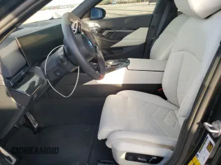 2024 BMW i5 M60 z VIN WBY43FK00RCP12947, wystawiony jako Copart lot #79117974 z przebiegiem Nie podano mil oraz Szkody całkowita. Historia ofert i sprzedaży dostępna na DreamBid. Obrazek 7.
