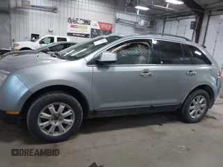 2007 Lincoln MKX with VIN 2LMDU68C77BJ26565, listed as a IAAI auction lot 41733876 with 173,037 mi miles. Bid and sale history available at carsss.com. Image 14.