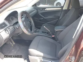 2013 Volkswagen Passat Wolfsburg Edition с VIN 1VWAP7A33DC085208, выставлен на аукционе IAAI как лот 42244409 с пробегом 164 483 миль миль и . История ставок и продаж доступна на DreamBid. Изображение 5.