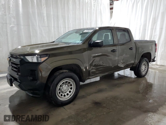 2023 Chevrolet Colorado 2WD Work Truck z VIN 1GCGSBEC3P1175984, wystawiony jako Copart lot #60032435 z przebiegiem 18 063 mil mil oraz Czysty tytuł • Clean title. Historia ofert i sprzedaży dostępna na DreamBid. Obrazek 1.