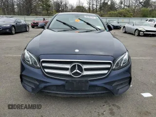 2017 Mercedes-Benz E 300 Luxury z VIN WDDZF4KB3HA076755, wystawiony jako Copart lot #56703125 z przebiegiem Nie podano mil oraz Czysty tytuł • Clean title. Historia ofert i sprzedaży dostępna na DreamBid. Obrazek 5.