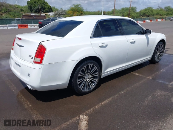 2012 Chrysler 300 S z VIN 2C3CCABG5CH115766, wystawiony jako IAAI lot #41893708 z przebiegiem 129 260 mil mil oraz . Historia ofert i sprzedaży dostępna na DreamBid. Obrazek 4.
