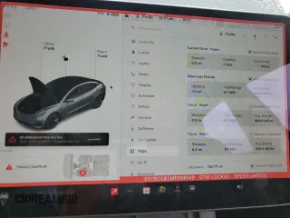2021 Tesla Model 3 Long Range z VIN 5YJ3E1EB2MF066149, wystawiony jako Copart lot #53374765 z przebiegiem 119 771 mil mil oraz Szkoda całkowita • Salvage title. Historia ofert i sprzedaży dostępna na DreamBid. Obrazek 9.