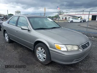 2001 Toyota Camry CE z VIN 4T1BG22K01U028448, wystawiony jako IAAI lot #42324384 z przebiegiem 190 325 mil mil oraz . Historia ofert i sprzedaży dostępna na DreamBid. Obrazek 1.