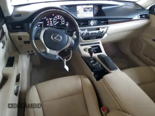 2014 Lexus ES 330 z VIN JTHBK1GG4E2135861, wystawiony jako Copart lot #49651315 z przebiegiem 145 818 mil mil oraz Szkoda całkowita • Salvage title. Historia ofert i sprzedaży dostępna na DreamBid. Obrazek 8.