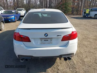 2015 BMW M5 z VIN WBSFV9C53FD594181, wystawiony jako IAAI lot #41761355 z przebiegiem Nie podano mil oraz . Historia ofert i sprzedaży dostępna na DreamBid. Obrazek 16.